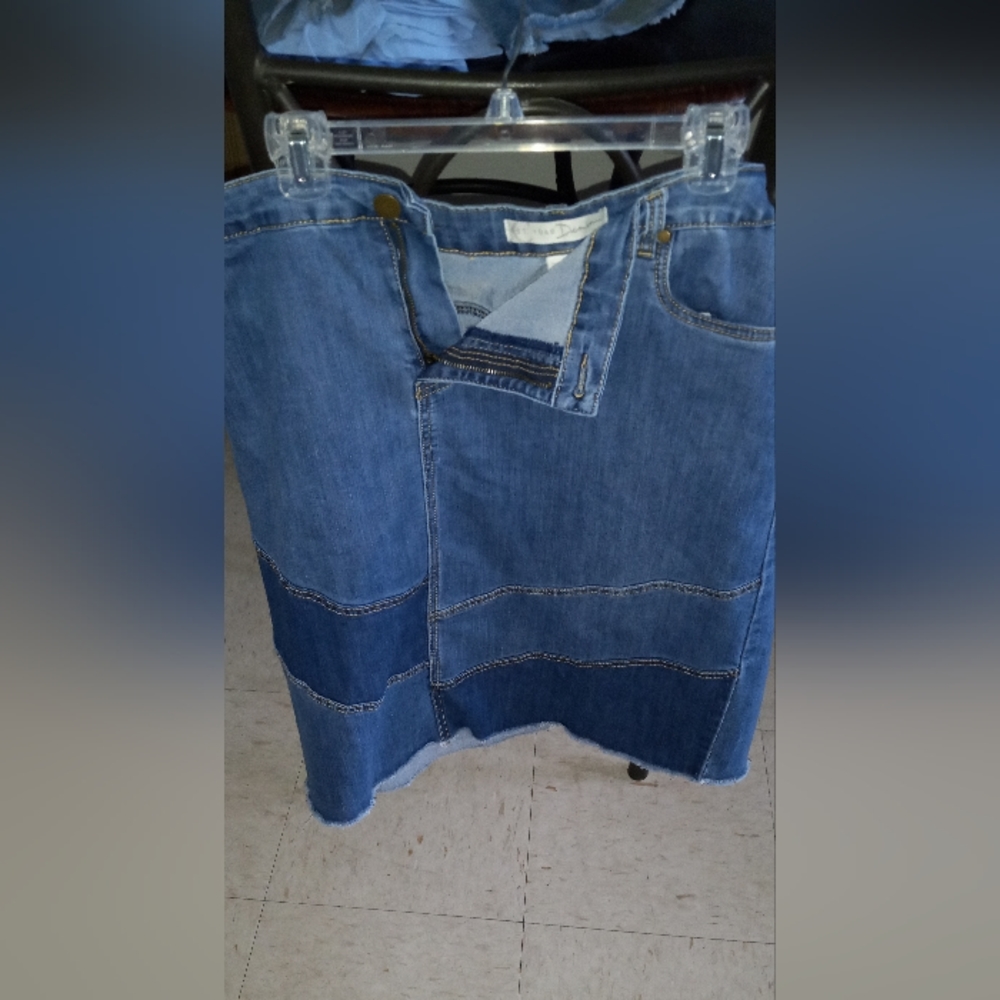 Blue jean skirt size 2XL.